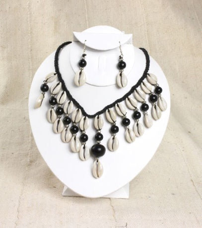 Black Accent Cowry Shell Necklace Set